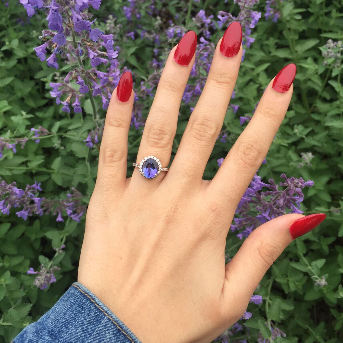 Oval Tanzanite & Diamond Halo Engagement Ring in 14K White Gold (3.57ct) – Royal-Inspired Purple Gemstone Ring when worn