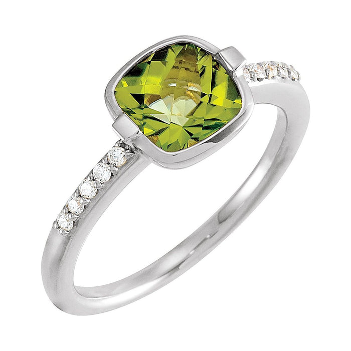 Peridot cocktail ring in 14K White Gold